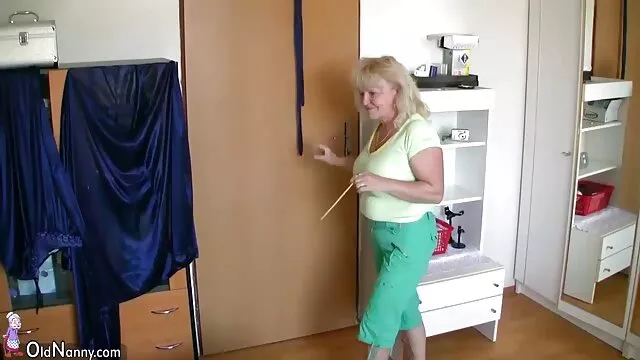 Hinter den kulissen mit Alison sex filme mit alten frauen